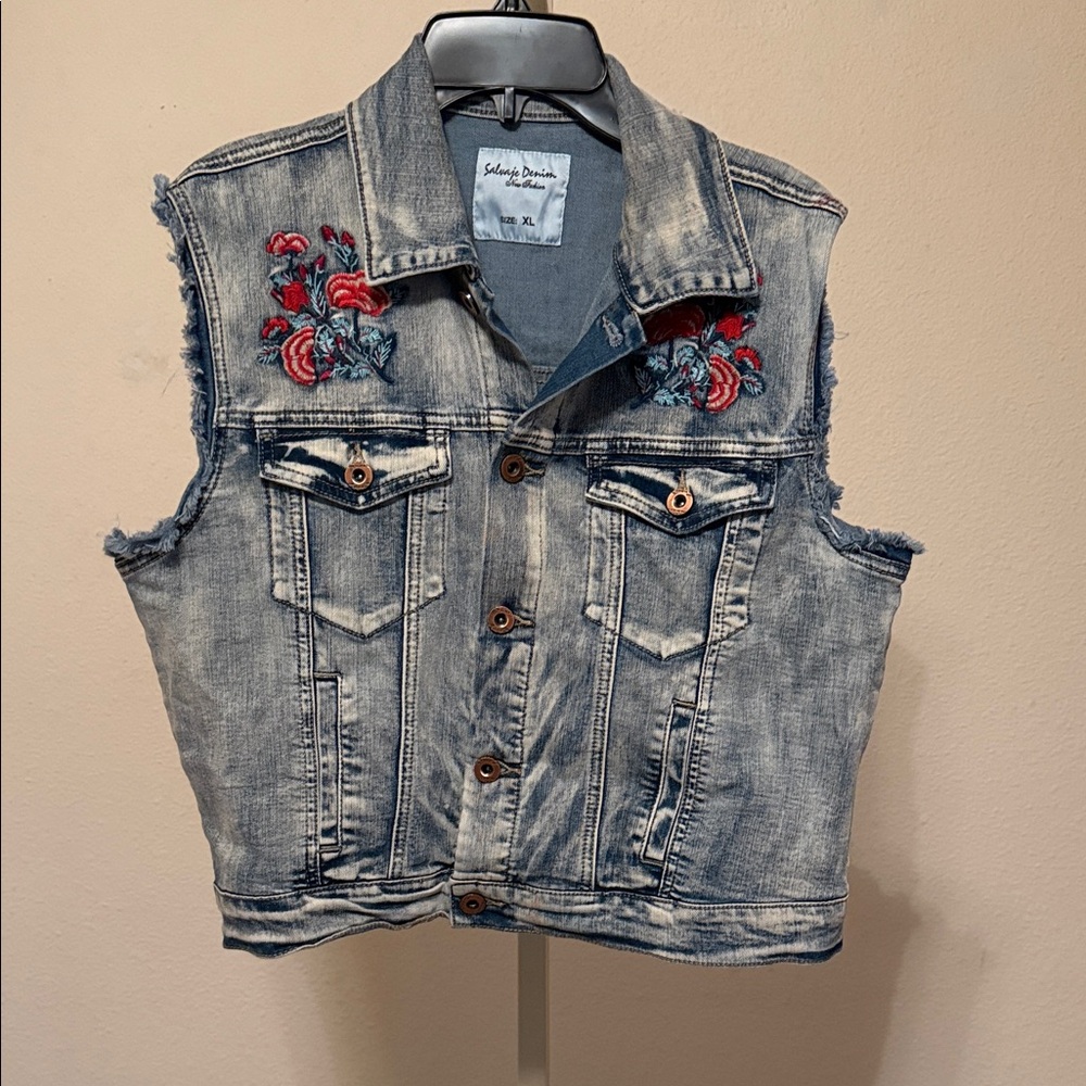 Embroidered Denim‎ Vest